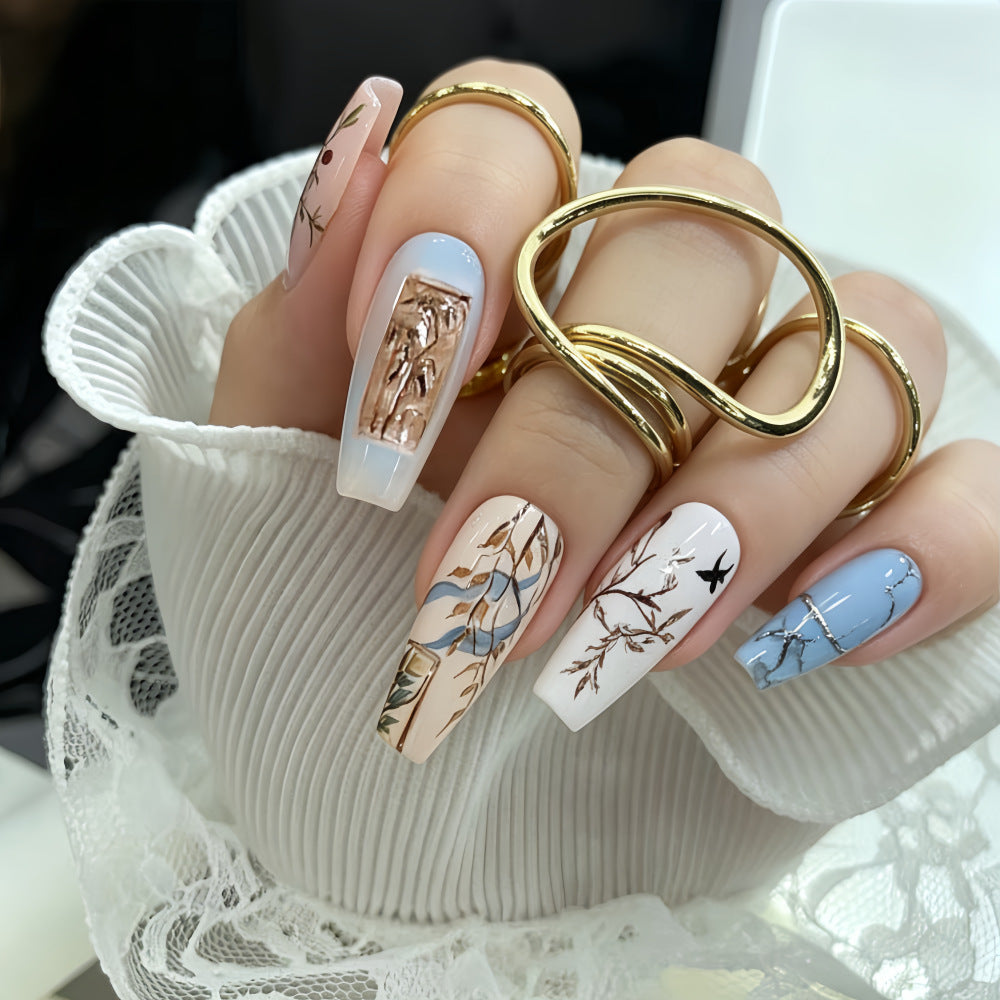 Kunstnägel mit Elegantem Naturmotiv Brehn