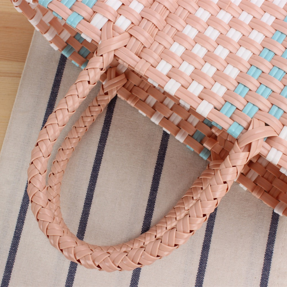 Geflochtene Tragetasche mit Buntem Design und Stabilen Griffen Brehn