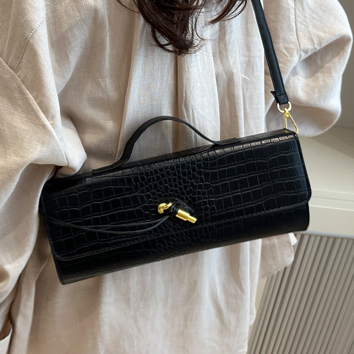 Elegante Handtasche mit Krokodiltextur