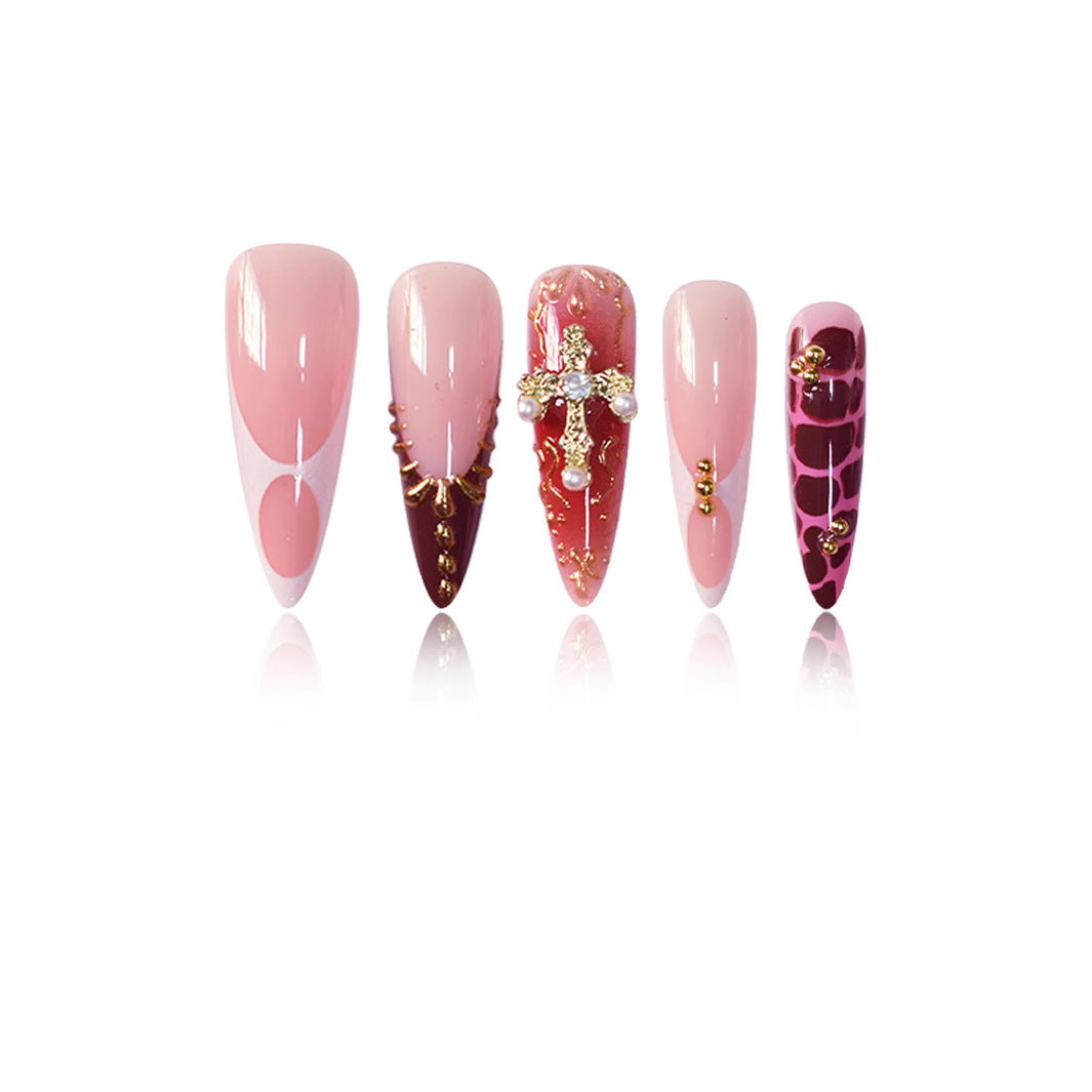 Verschnörkelte Nagelkunst Brehn