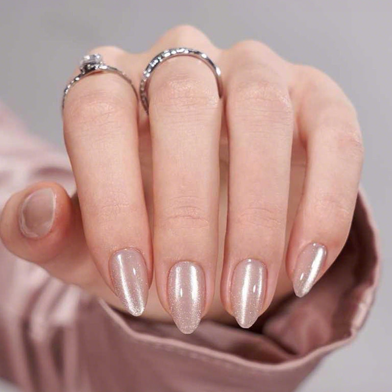 Elegantes Kunstnagel-Set mit schimmerndem Finish Brehn