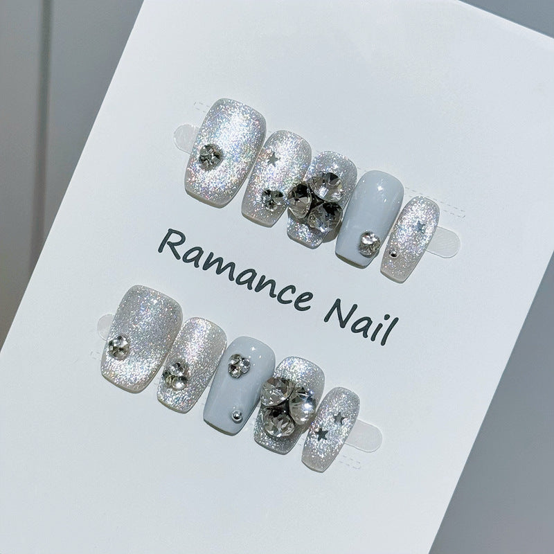 Glamouröse mit Strass besetzte Press-On Nagelkunst Brehn