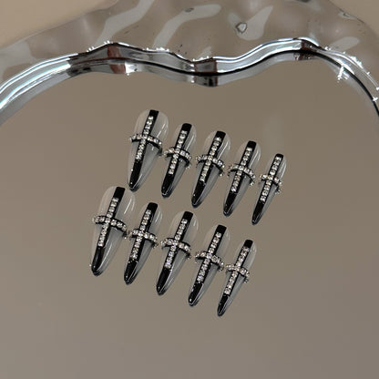 Elegante Kreuz-verschönerte Press-on Nagelset