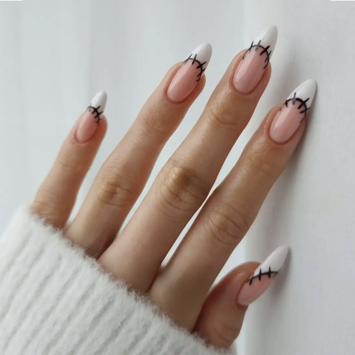 Kreatives Kunstnagelset mit originellem Näh-Design Brehn