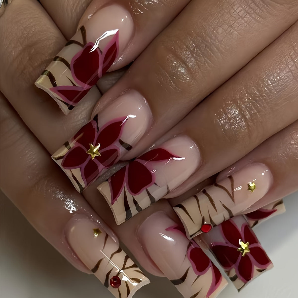 Kreative Florale Nagelverbesserungen Brehn
