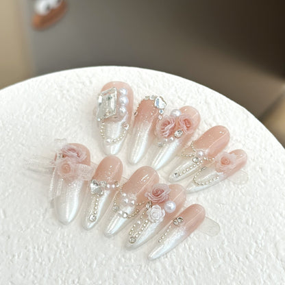 Luxuriöses mit Blumen verziertes Press-On Nagelset