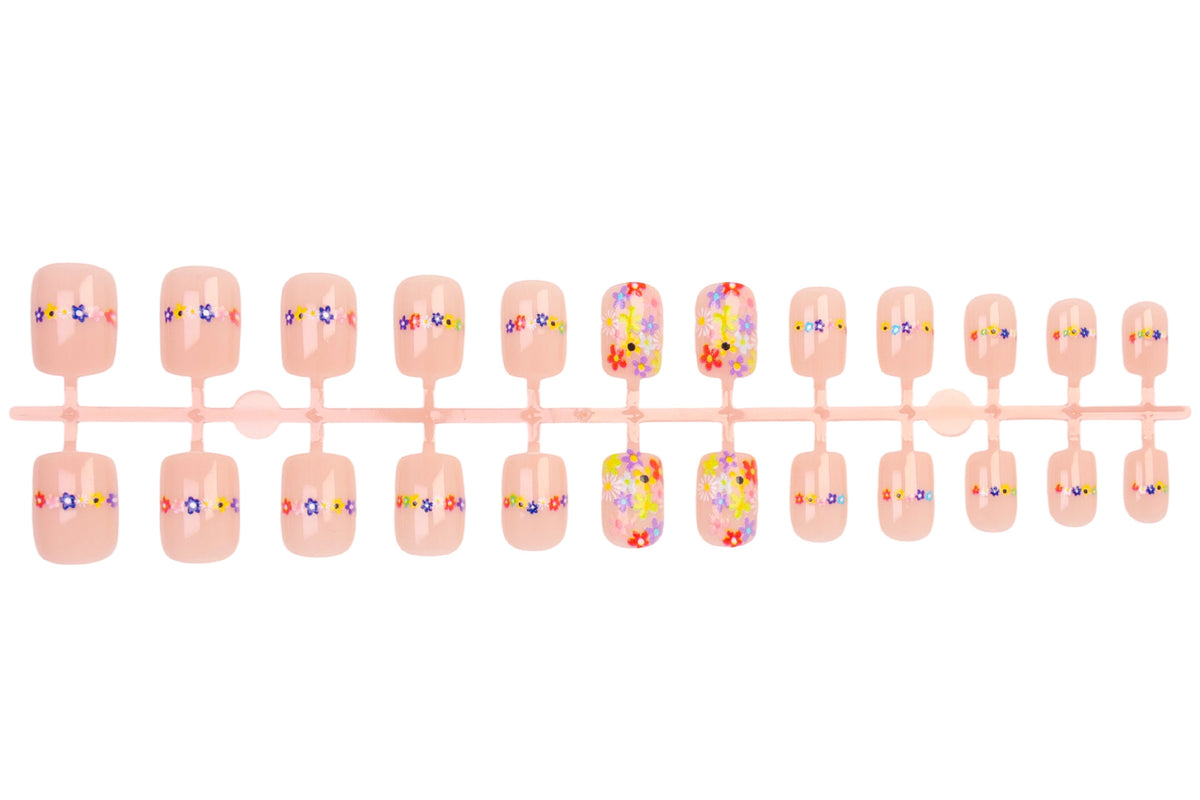 Kunstnagelset mit floralen Designs und hochwertigen Verzierungen Brehn