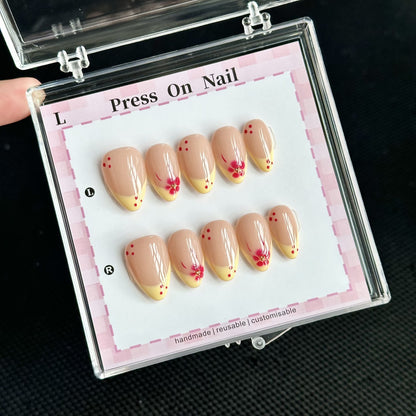 Dekoratives Handgefertigtes Press-On Nagelkunstset mit von Strand inspirierten Designs