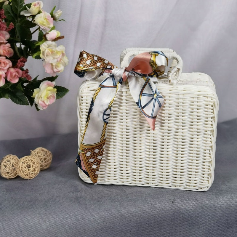 Damen geflochtener Handtasche mit dekorativem Seidenband Brehn