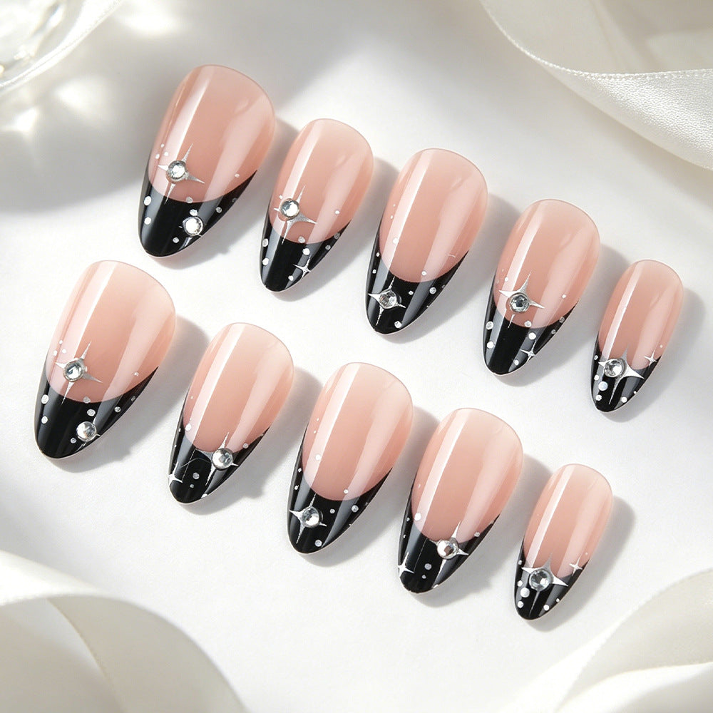 Elegante Stiletto-Nagelkunst Brehn