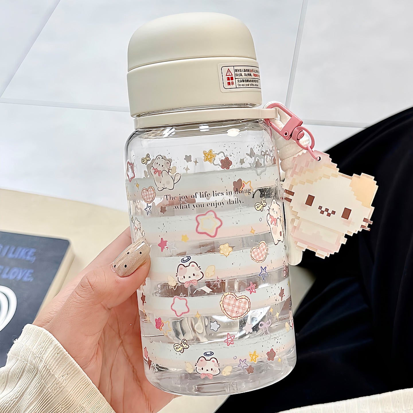 Damen vielseitige Trinkflasche mit integriertem Schlüsselanhänger Brehn