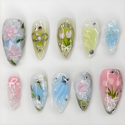 Kunstnagelset mit eleganten, handgemachten Blumenmotiven Brehn