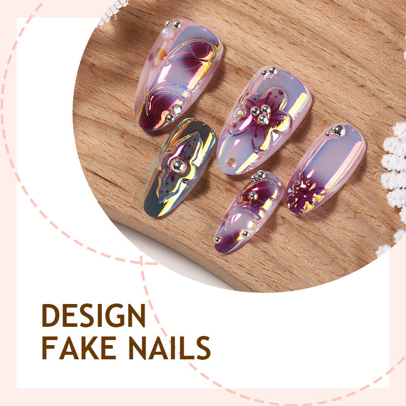 Kunstnagelset mit eleganten Blütenverzierungen Brehn