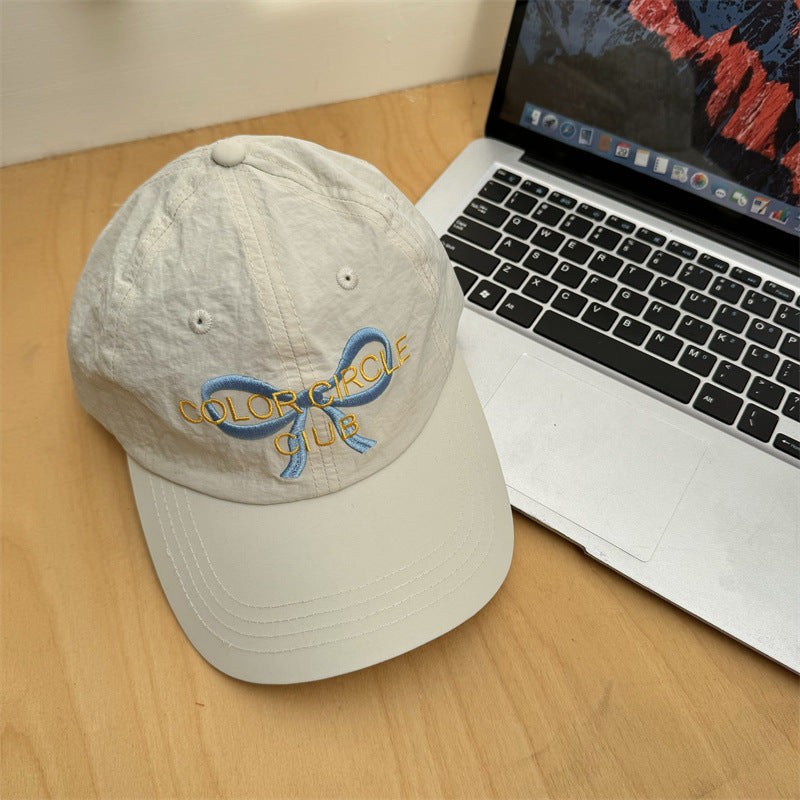Damen bestickte Baseballmütze mit Schleifendetail Brehn
