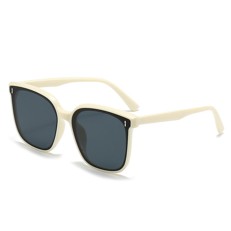 Damen Modische Sonnenbrille mit schützendem UV-Filter und elegantem Design Brehn