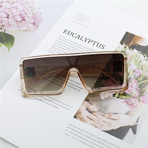 Damen Oversized Sonnenbrille im avantgardistischen Design Brehn