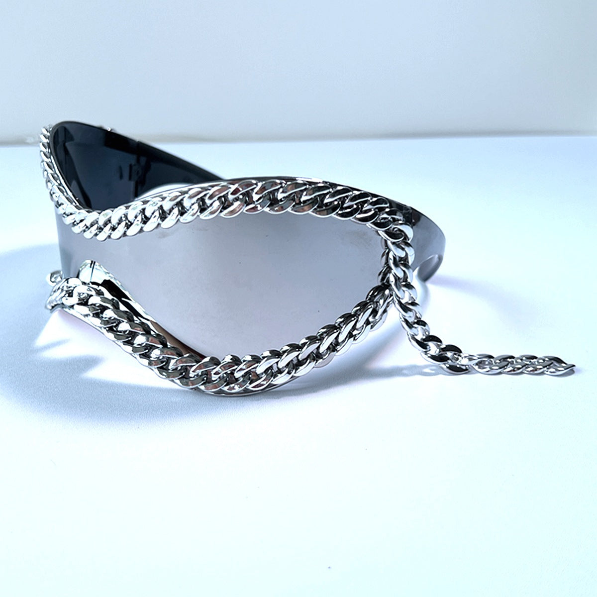 Damen trendige Sonnenbrille mit einzigartiger Kettenverzierung Brehn