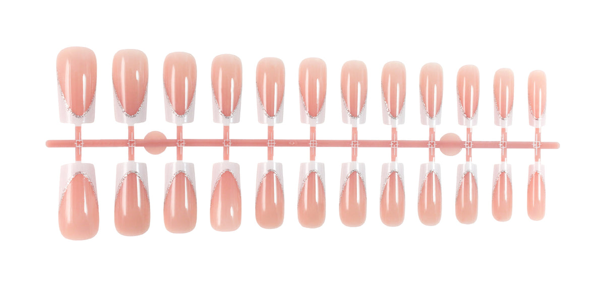 Kunstnagelset mit elegantem French-Tipp und Glitzerakzenten Brehn