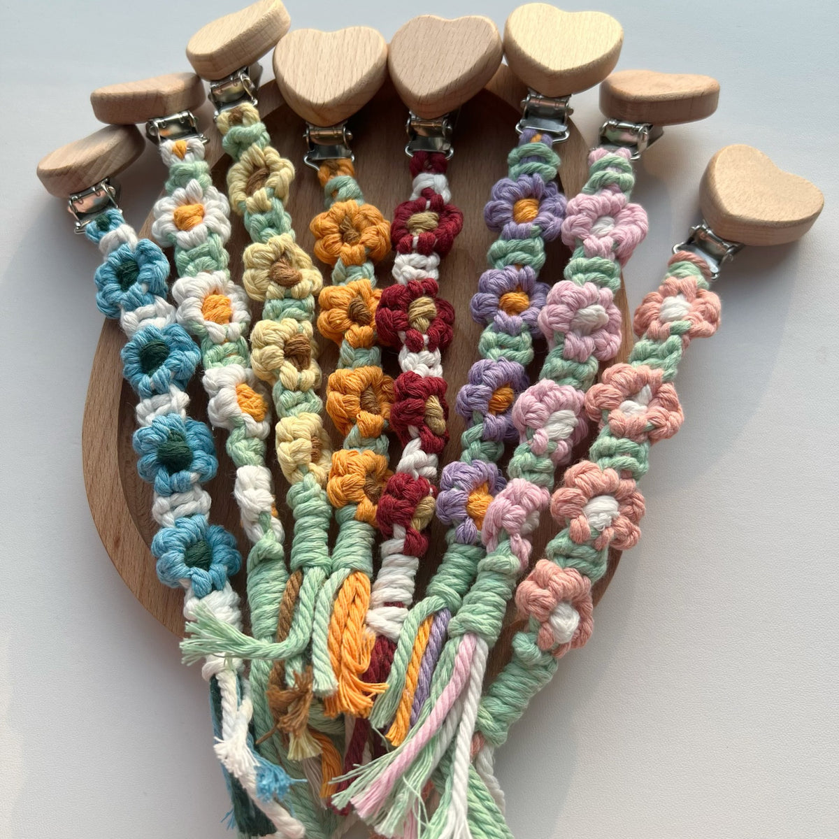 Baumwolle Häkelblumen Schnuller und Beißring Clip mit Holz Herz Sicherheitsclip