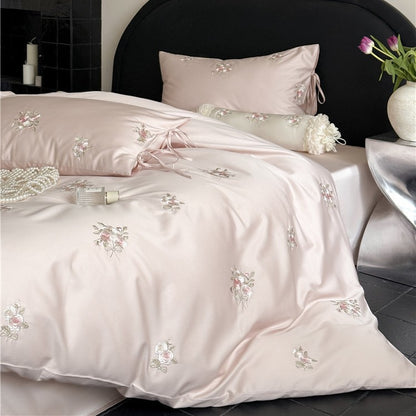 Satin-Bettwäsche-Garnitur mit floraler Relief-Stickerei und samtigem Glanz Brehn