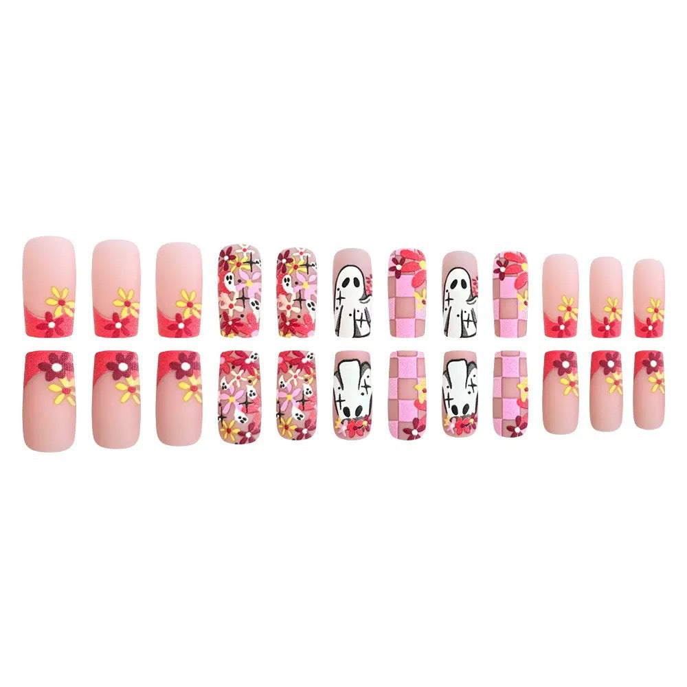 Kunstnagelset mit verspielten 3D-Motiven und blühenden Designs Brehn