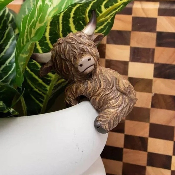 Highland Cow Dashboard Figurine Brehn