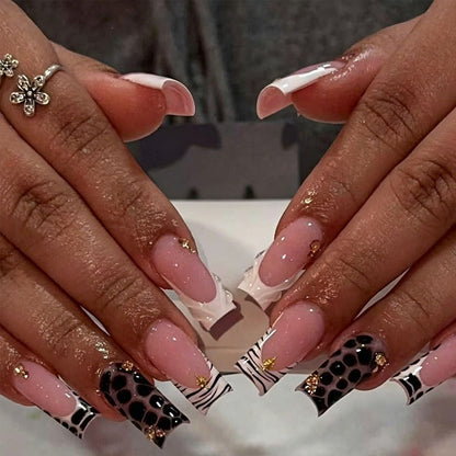 Kunstnagelset mit luxuriösen 3D-Details Brehn