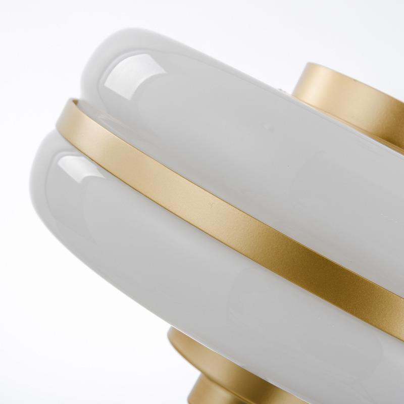 Moderne Minimalistische Tischlampe mit Eleganter Glas-Schirm