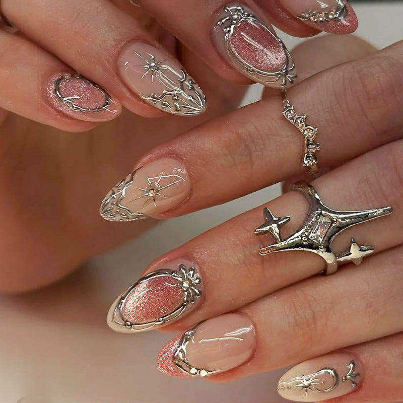 Dekoratives Press-On Nagelkunst-Set mit floralen und schimmernden Akzenten Brehn