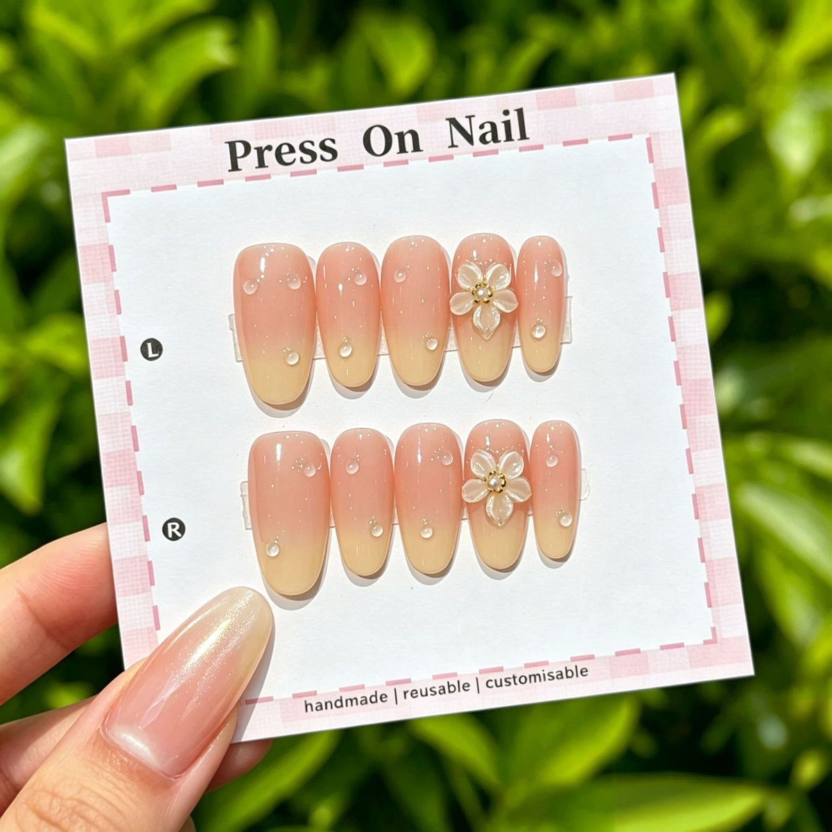 Anpassbare florale Press-On Nagelkollektion
