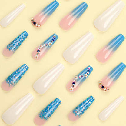 Kunstvolle Nagelverlängerungen mit floralem Ombre-Design Brehn