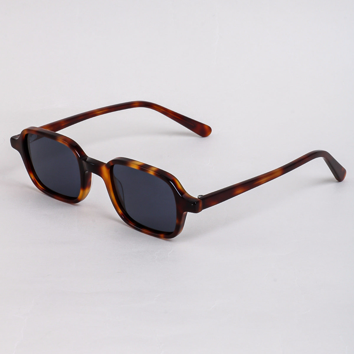 Damen modische Sonnenbrille im einzigartigen, zeitgenössischen Design Brehn