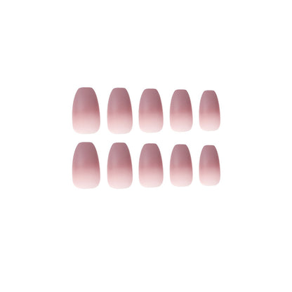 Kunstvolle Nagelverlängerungen mit mattem Ombre-Effekt Brehn