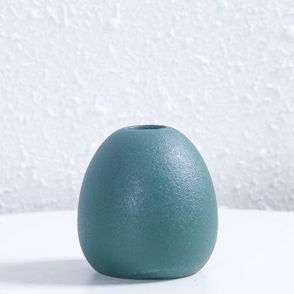 Zeitgenössische eiförmige Keramikblumenvase Brehn