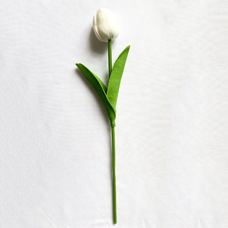 Realistischer Falscher Tulpenstängel