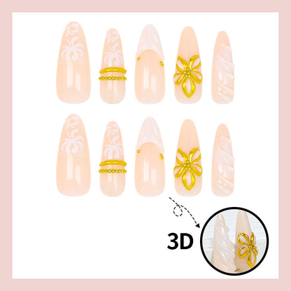 Kunstnagelset mit eleganten Blüten- und Glitzerdetails Brehn