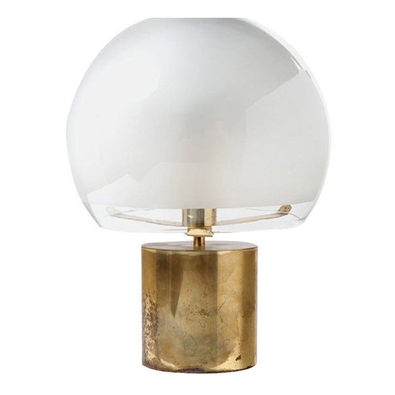 Moderne elegante Tischlampe mit goldenem Sockel
