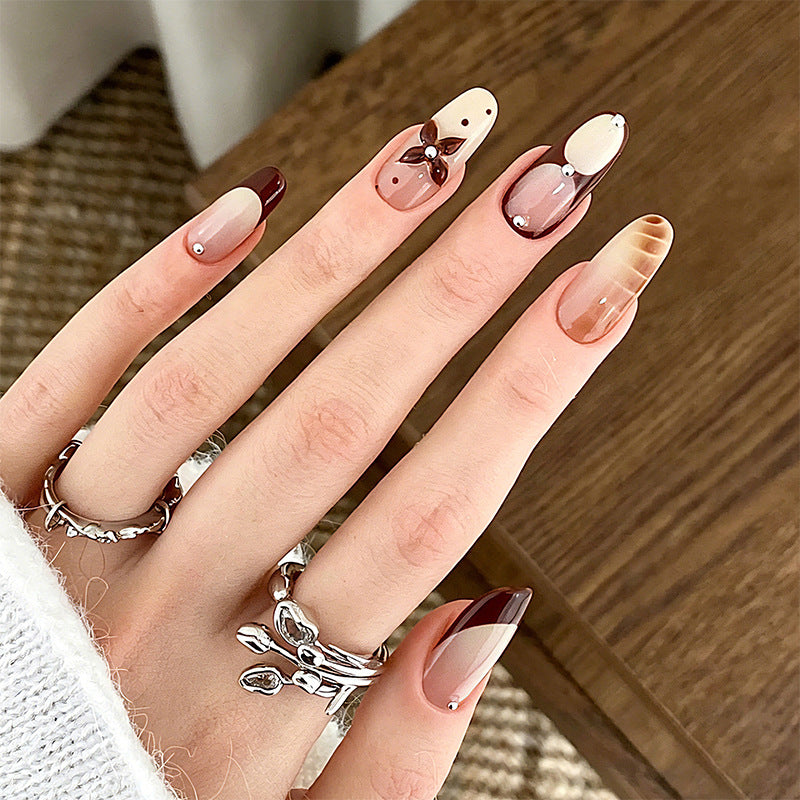 Elegante Kunstnagel-Kollektion mit Glitzermotiven Brehn
