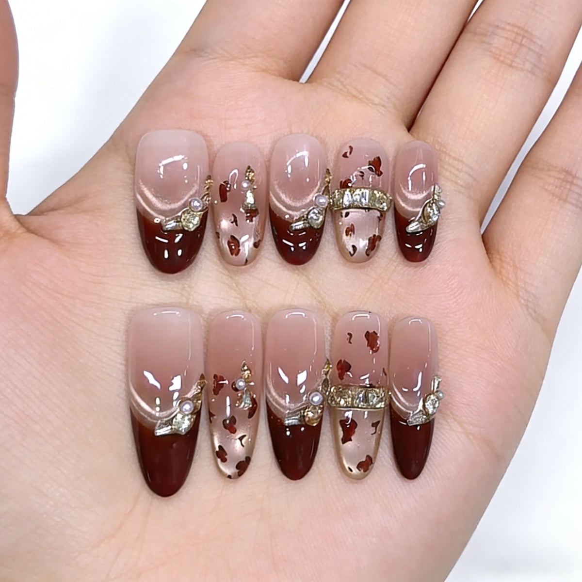 Luxus Druck-Nagelkunst-Set mit dekorativen goldenen Akzenten Brehn