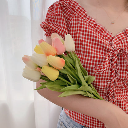 Lebensechte dekorative Tulpenstiel
