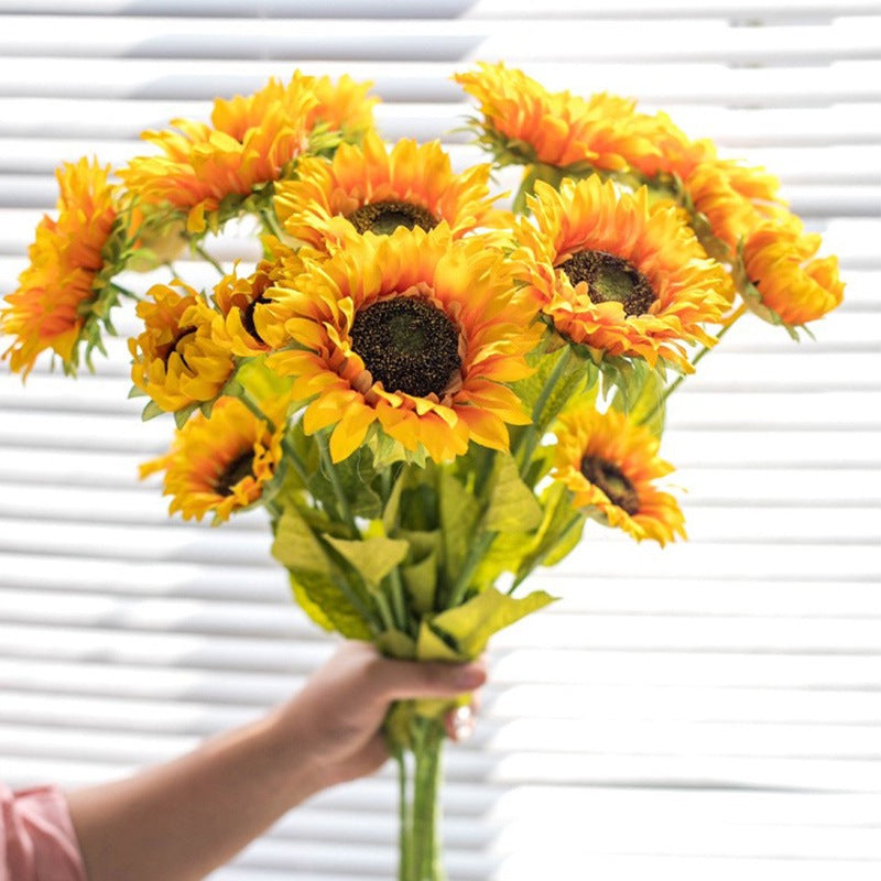 Lebensechte Sonnenblumenblütenstiel