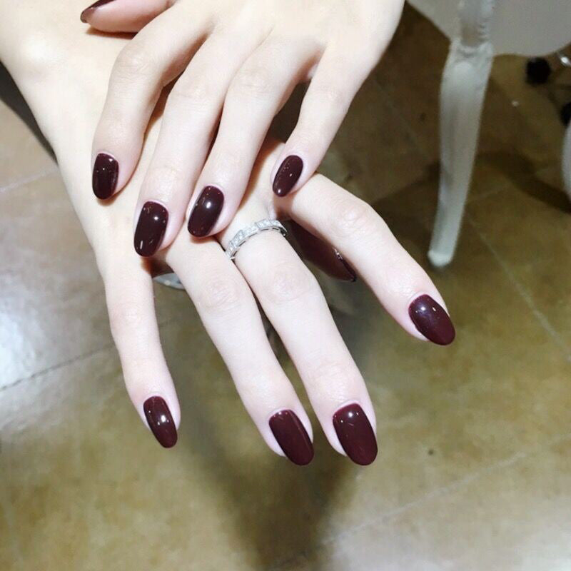 Elegante glänzende Press-On-Nagelspitzen Brehn