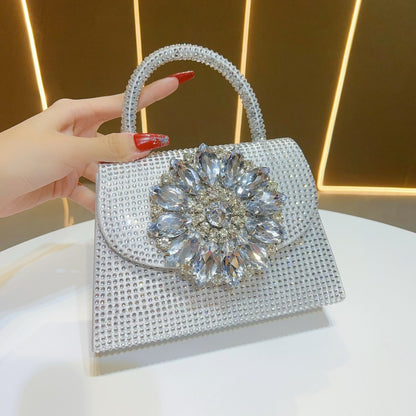 Glamouröse mit Strass besetzte Abend-Handtasche