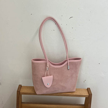Chic Wildleder Tasche mit Dekorativer Tasche