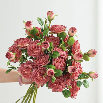 Lebensechtes Blumenstrauß-Arrangement
