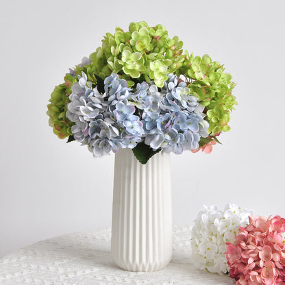 Elegante Kunsthortensienstängel