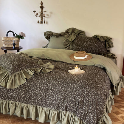 Boho-Chic Bettwäschegarnitur mit Rüschen, Wendefunktion und feinem Vintage-Blumenprint