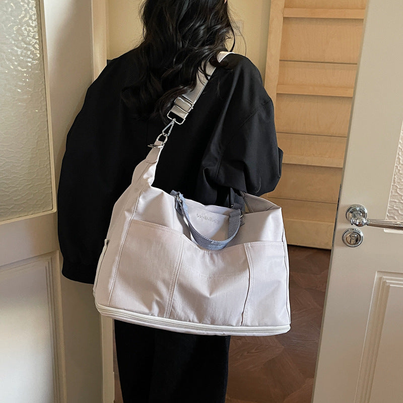 Damen Sportliche Reisetasche mit verstellbarem Schultergurt Brehn