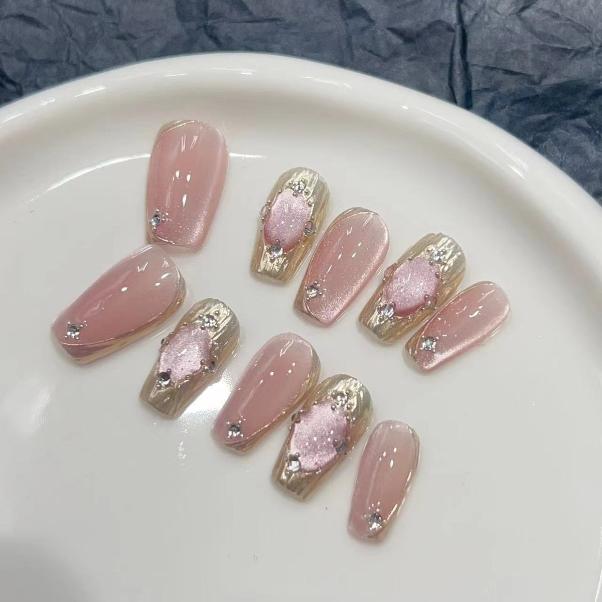 Chic Press-On Nail Art Set Brehn