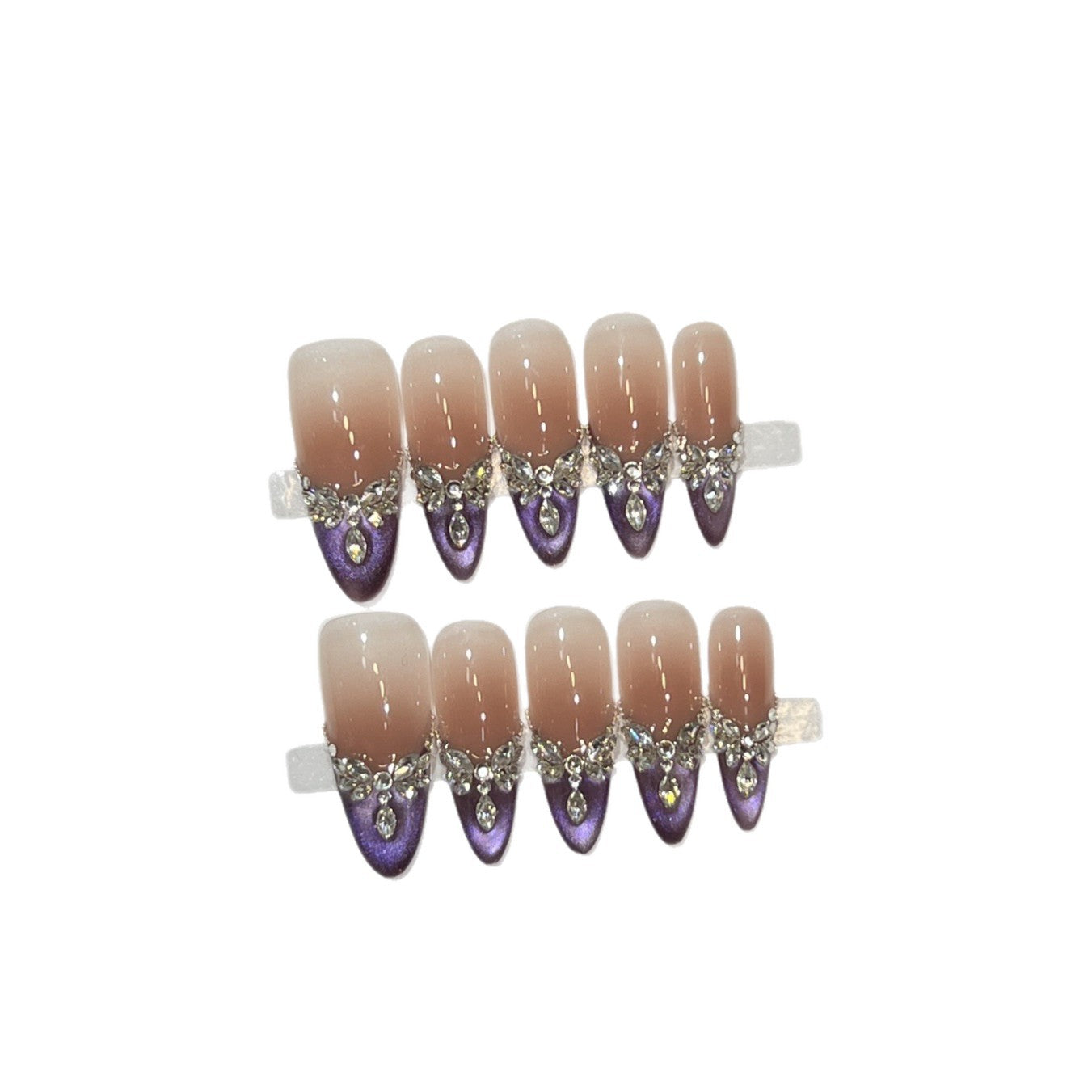 Elegantes Stiletto Press-On Nagelset mit Edelsteinverzierungen Brehn